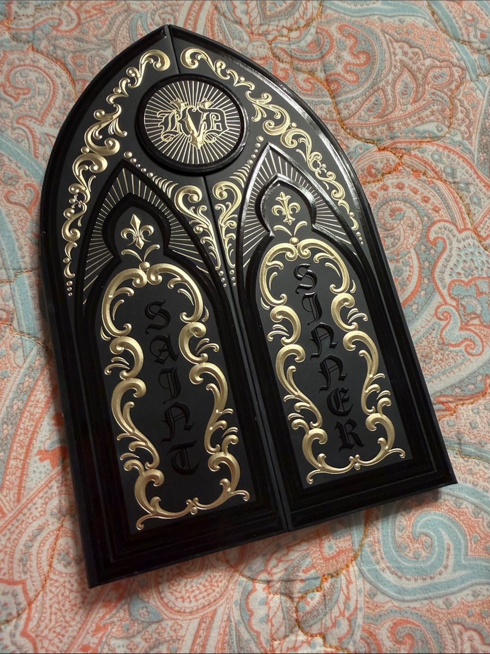 Kat Von D Saint & Sinner palette